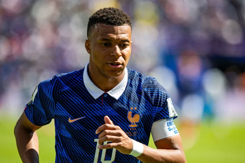 Le PSG vise un jeune talent comparé à Mbappé