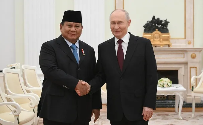 Putin, Indonesian President Prabowo Hold Talks in Moscow