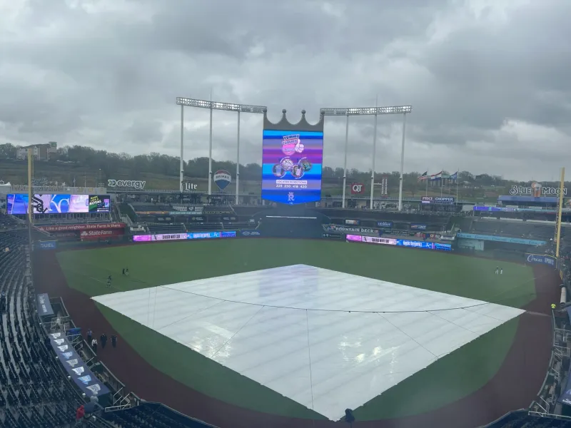 Rain delays White Sox vs. Royals series finale