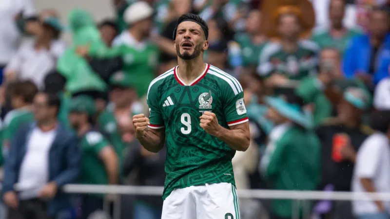 Raul Jimenez Emotional Tribute in Mexico Match