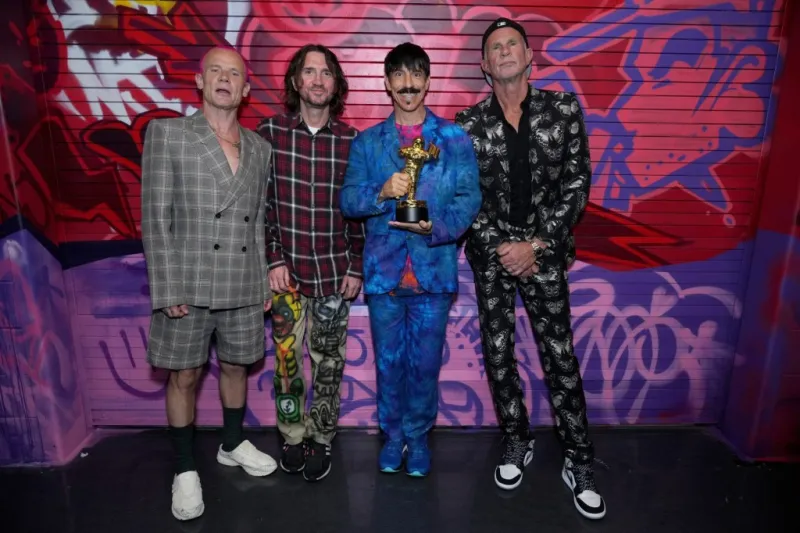 Red Hot Chili Peppers Sell Catalog to Warner Music