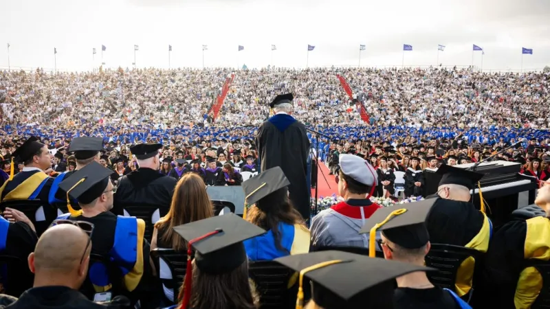 L'Université Reichman diplôme 2 600 étudiants en temps de guerre
