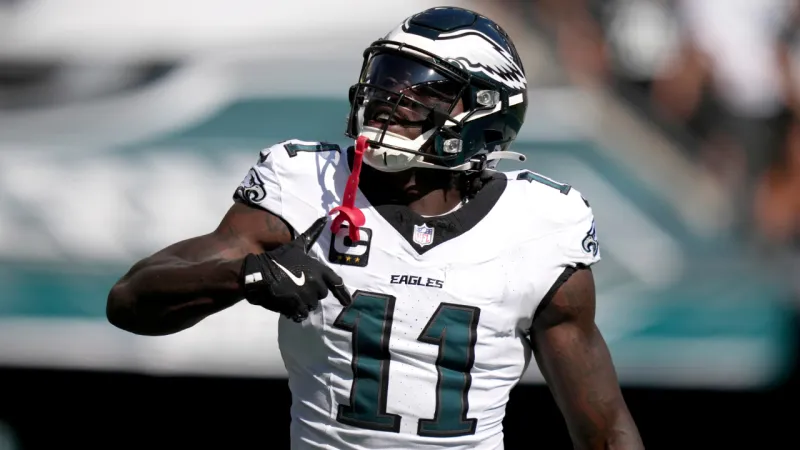 Report: Patriots Not Trading for Eagles' A.J. Brown
