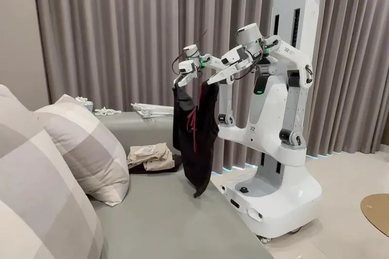 Robot Cleaning Service Tested in China Home