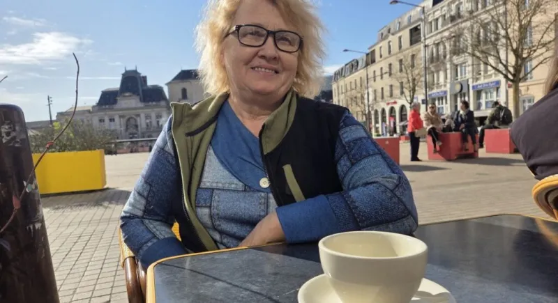 Réfugiée roumaine au Mans devenue poète et journaliste