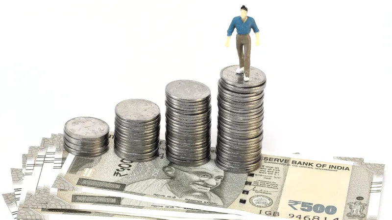 Rupee Rises 31 Paise to 94.29 on Oil Price Drop