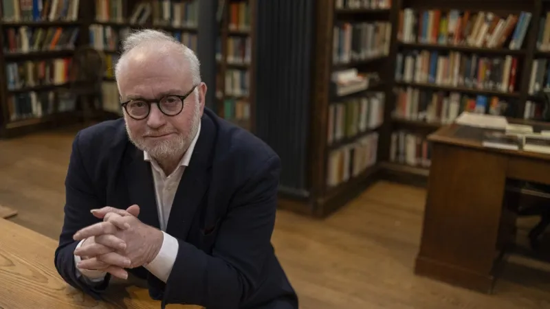 Le stratégiste Russell Napier met en garde contre les actions américaines à leurs sommets historiques
