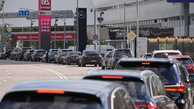 Crise du carburant en Russie après des frappes ukrainiennes