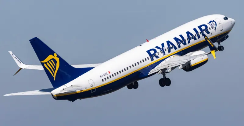 Ryanair visé par une enquête au Royaume-Uni pour frais parent-enfant