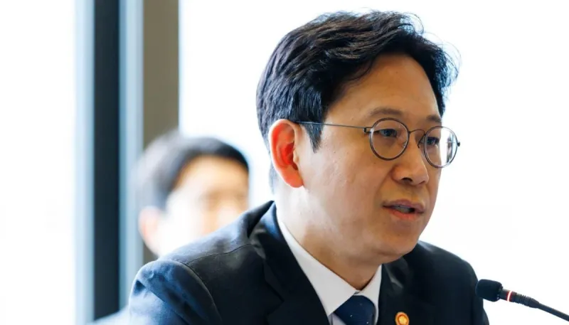 S Korea minister calls for inclusive AI growth amid Samsung labor strife