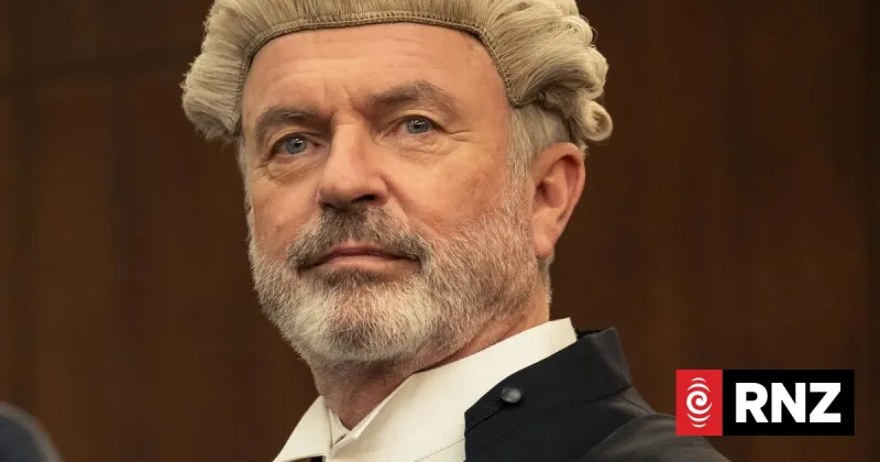 Sam Neill remporte un Logie à titre posthume pour The Twelve