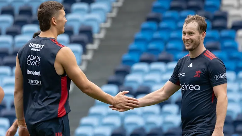 Sam Walker s'entraîne avec les Roosters devant 4000 fans