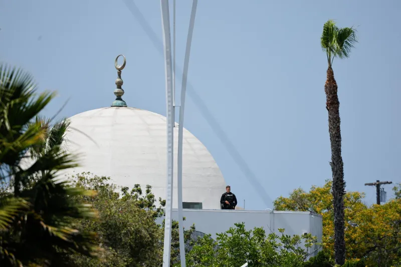 San Diego mosque shooting leaves 3 dead, 2 suspects dead