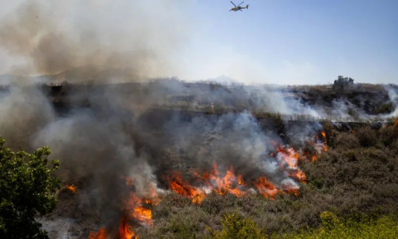 Sandy Fire near Los Angeles forces 29,000 evacuations