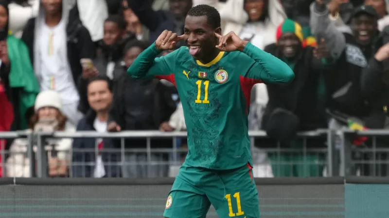 Le Sénégal expose le trophée de la CAN au Stade de France malgré le litige marocain