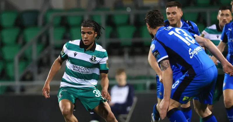 Shamrock Rovers va consulter Arsenal pour Ozhianvuna