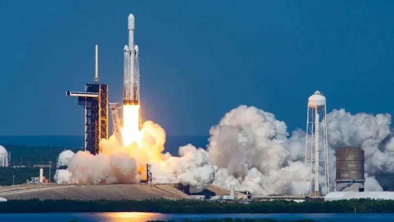 SpaceX lance Falcon Heavy le 27 avril après 18 mois d'arrêt