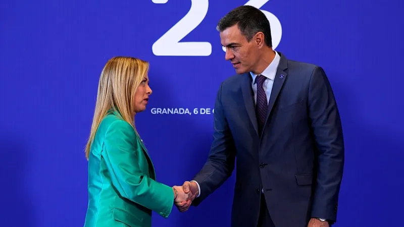 Spain gives Italy ultimatum to lift border controls