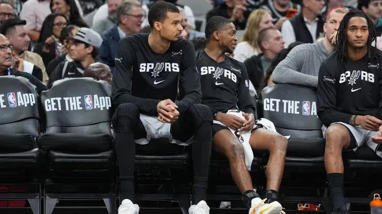 Spurs Trade Rumors: Zach Collins for Lakers' Rui Hachimura?