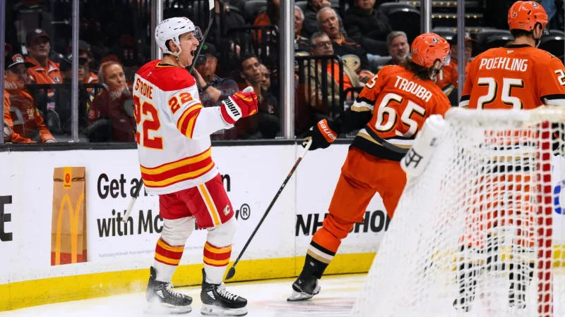 Strome's milestone sparks Flames win over Ducks