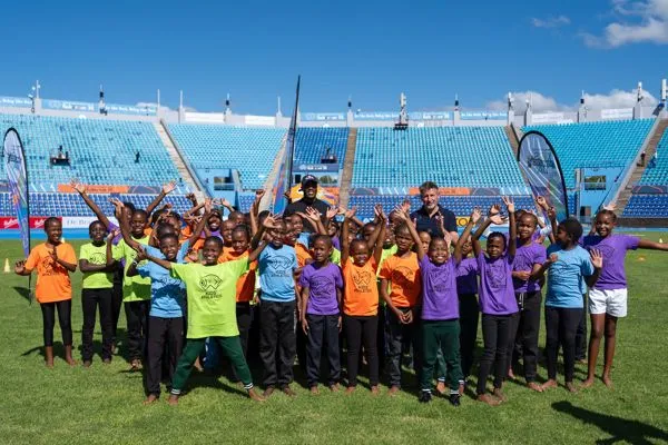 Tebogo lance l'athlétisme pour enfants à Gaborone avant les Relais mondiaux