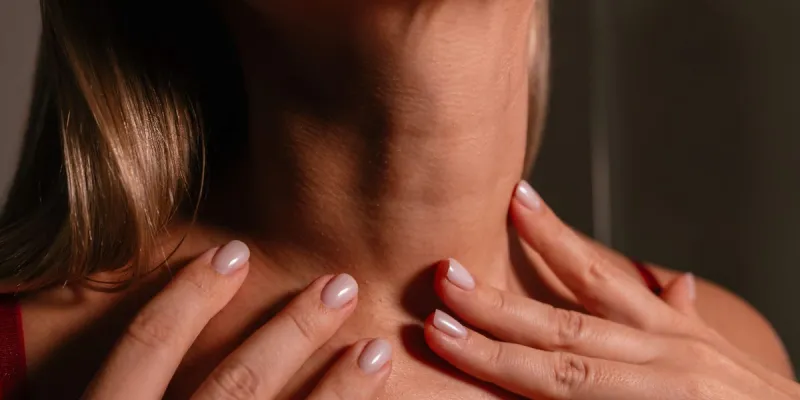 Tech Neck: A Modern Wrinkle in Digital Age