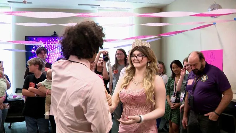 Teen's hospital prom amid cancer fight highlights community support
