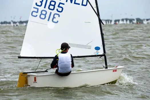 Terminally ill sailor, 72, chases solo dream