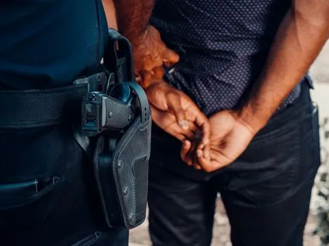 Trois arrestations à Buikwe, une arme récupérée