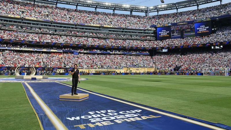 Tom Cruise's World Cup Final Monologue Drowned Out by Fans