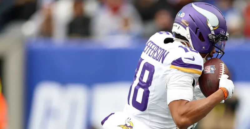 Top 10 Vikings Players of All Time: Verified List
