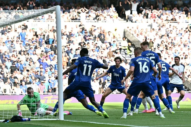 Tottenham beat West Ham, Guardiola and Salah exit Premier League