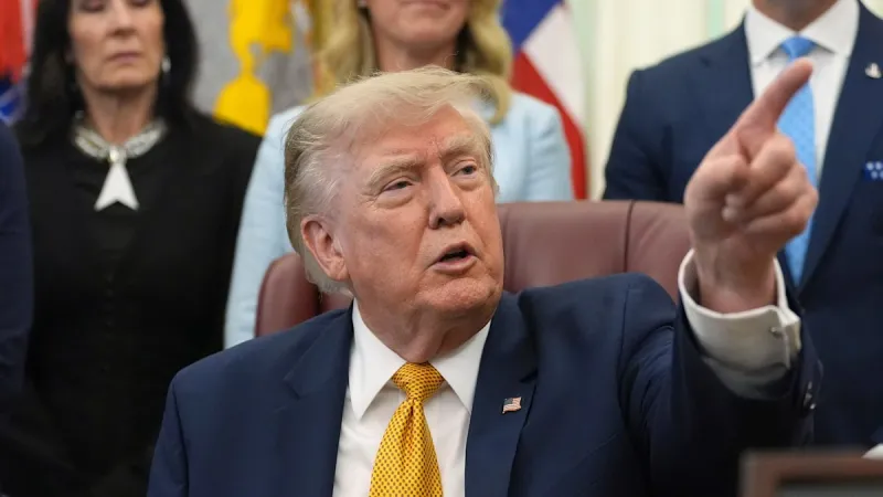 Trump berates reporter in Oval Office after questions