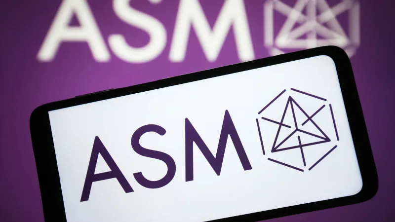 Trump Extends Ceasefire with Iran Citing Internal Divisions