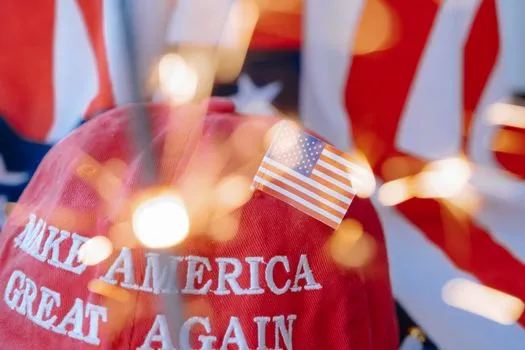 Décret vaccinal de Trump suscite la controverse