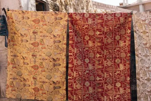 TV tonight: inside the Bayeux Tapestry’s ‘treacherous’ journey to London - The Guardian