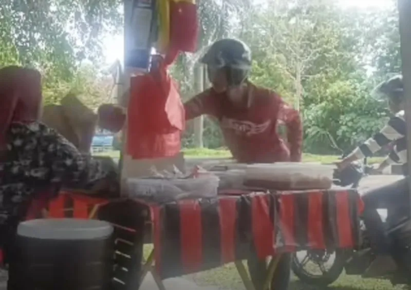 Two men steal cash box, phone from Ipoh rice stall