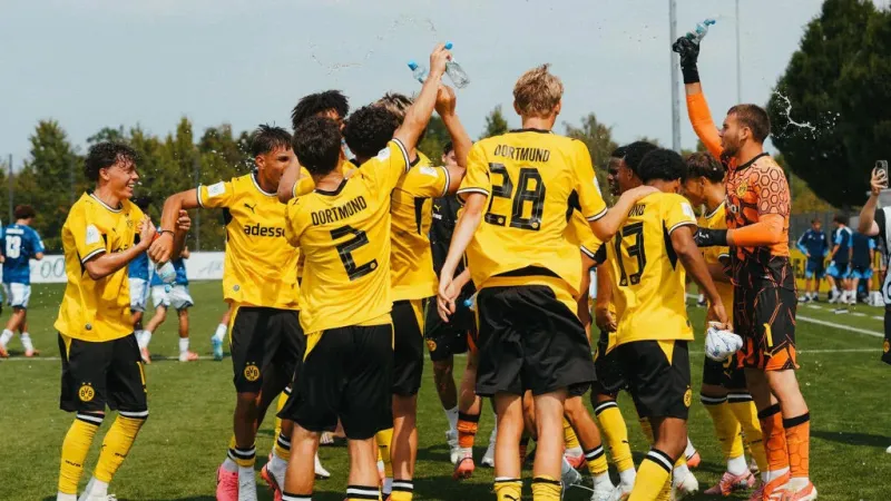 Les U19 gagnent le derby contre Schalke, les U17 triomphent à Bochum