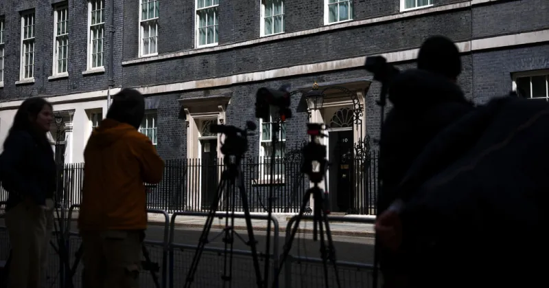UK PM Starmer Faces Resignation, No-Confidence Threat
