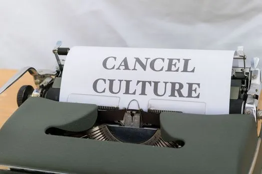 UK travel firm collapses, holidays cancelled