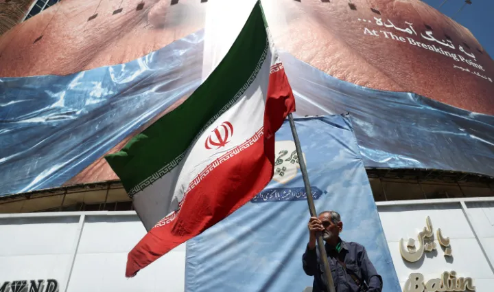 US-Iran Nuclear Deal Criticized by Experts, Former Officials