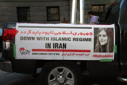 US-Israeli Strikes: Calls for Iran Regime Change