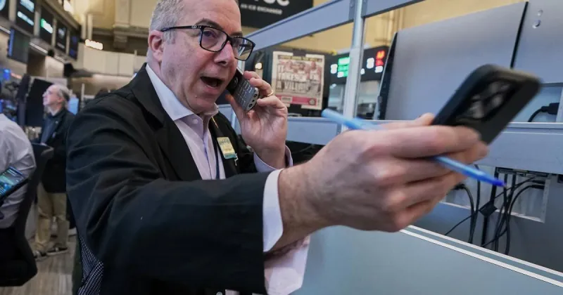US Stocks Drift as Oil Eases, Tech Falls