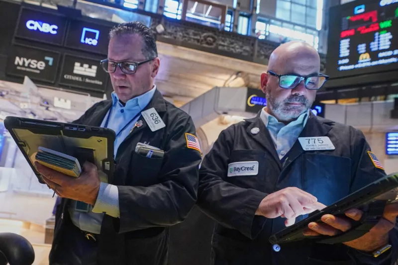 US stocks drift as oil falls, SpaceX debut awaited