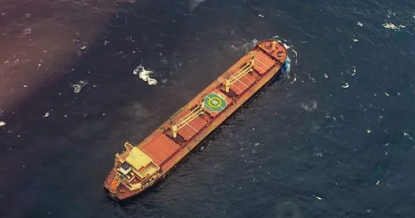 Les États-Unis accordent une exemption temporaire pour les ventes de pétrole russe des navires chargés