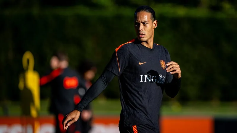 Van Dijk critique les médias néerlandais après l'élimination