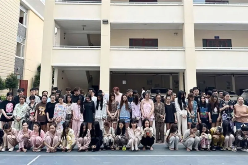 Vietnam arrests 65 in etomidate e-cigarette drug ring