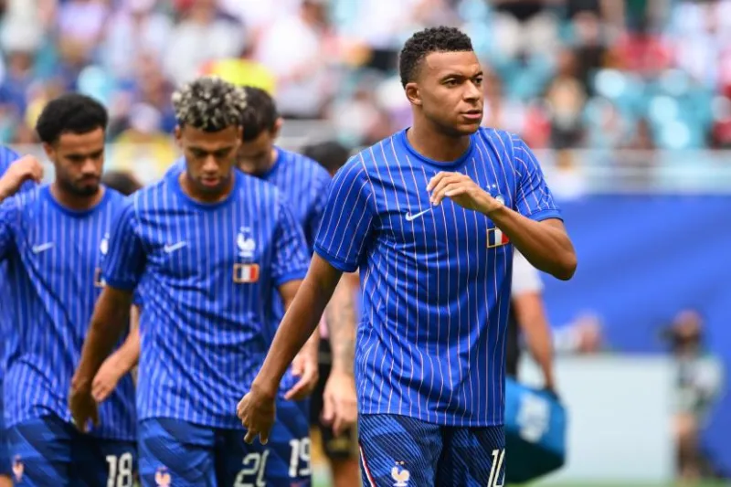 Violences, politique, racisme : quand Kylian Mbappé prend parti