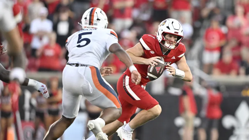 Virginia Edges Louisville 30-27 in College Football