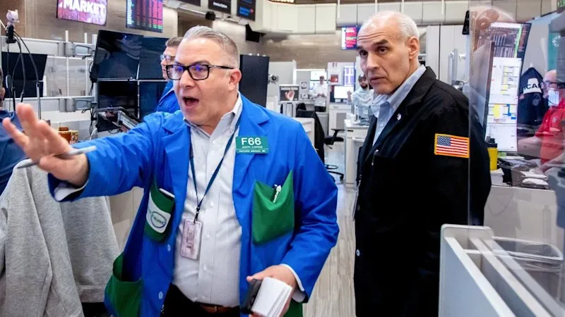 Wall Street Aims for Record High, ASX Flat